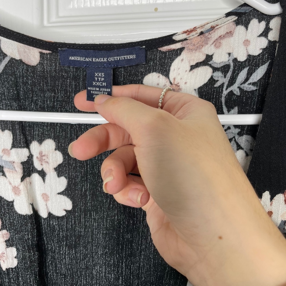 American Eagle tie front floral cutout romper - Picture 3 of 6